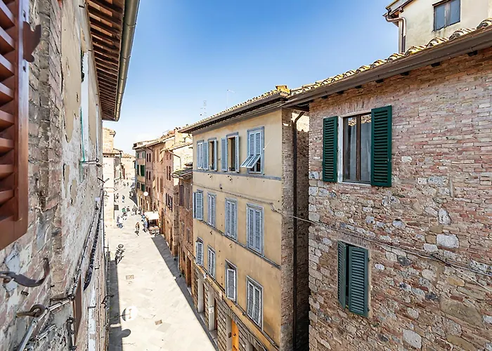 Camollia Central Modern Apartment!