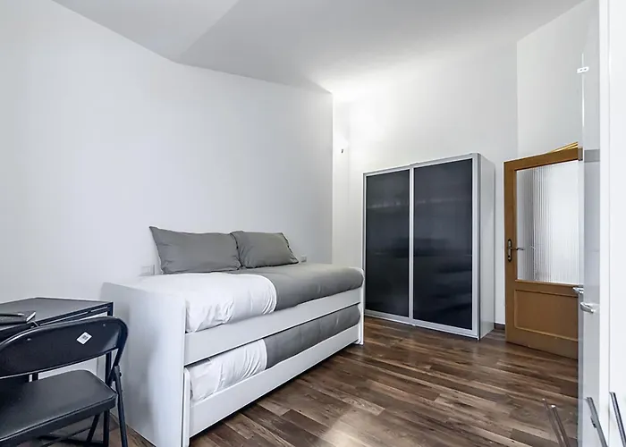 Camollia Central Modern Apartment!